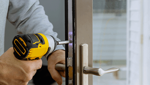 Otev&iacute;r&aacute;n&iacute; z&aacute;mků/dveř&iacute;